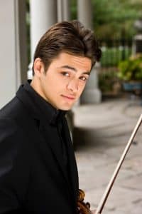 Ein Moment mit ... Asi Matathias. Das Ausnahmetalent auf der Geige gibt am kommenden Freitag sein Debüt in Berlin