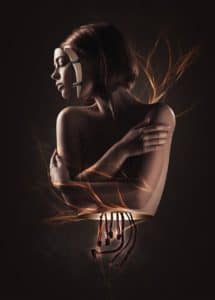 frau mit techni-gehirn