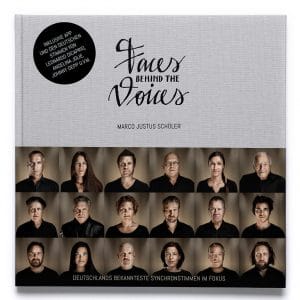 Ausstellung: „Faces behind the Voices“ – Synchronsprecher im Portrait