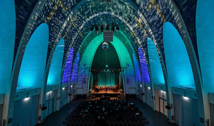 chorwerk-ruhr-heilig-kreuz-kirche-martina-batic-shiva-feshareki-christian-palm-turntables-klangkörper