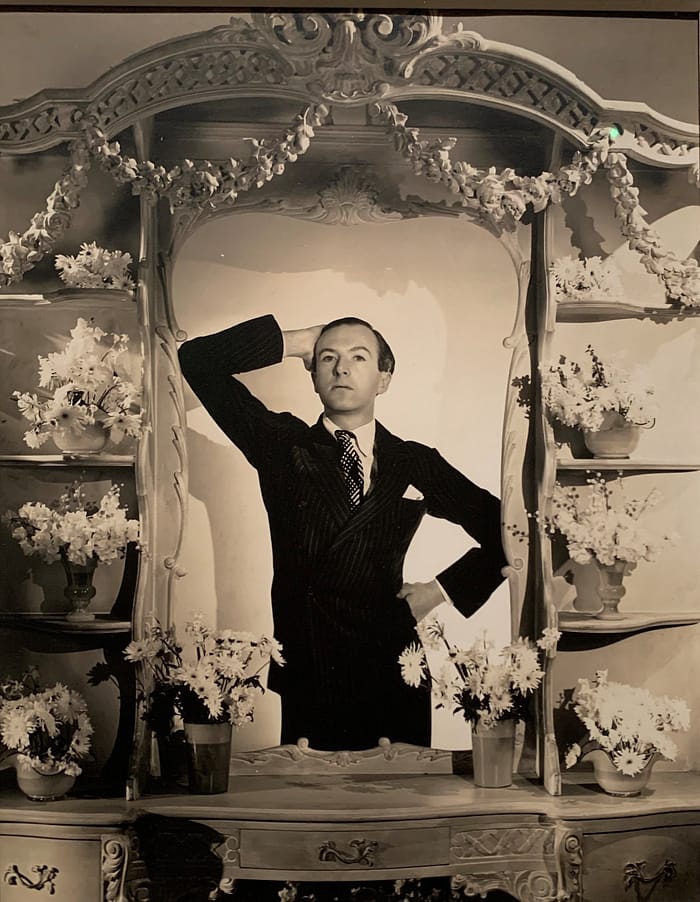 Cecil Beaton Selbstporträt Blumen