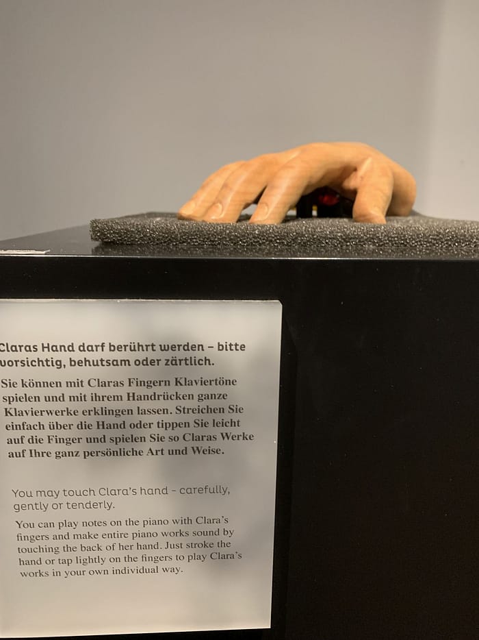 leipzig-hand-clara-schumann